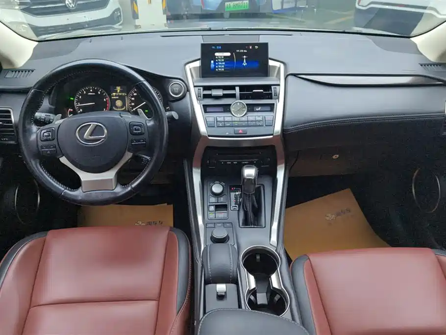Lexus NX 2015 — фото 12