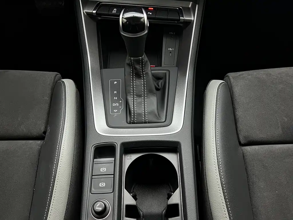 Audi Q3 2022 — фото 14