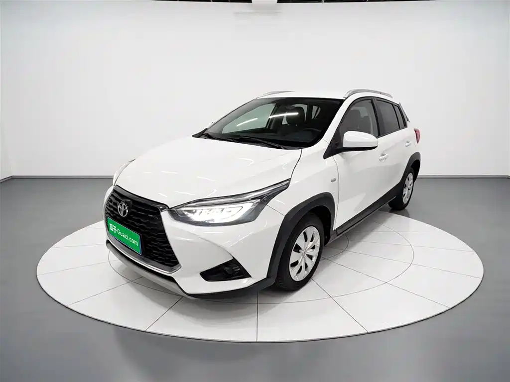 Toyota Yaris L 2023 — фото 2