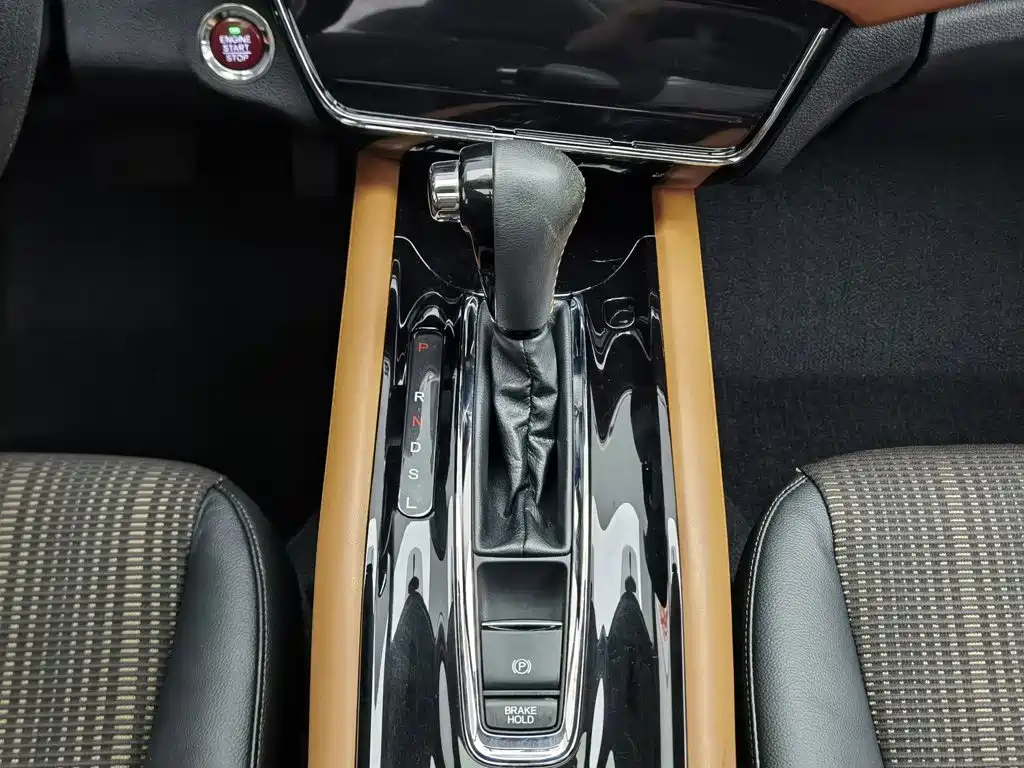 Honda Vezel 2015 — фото 13