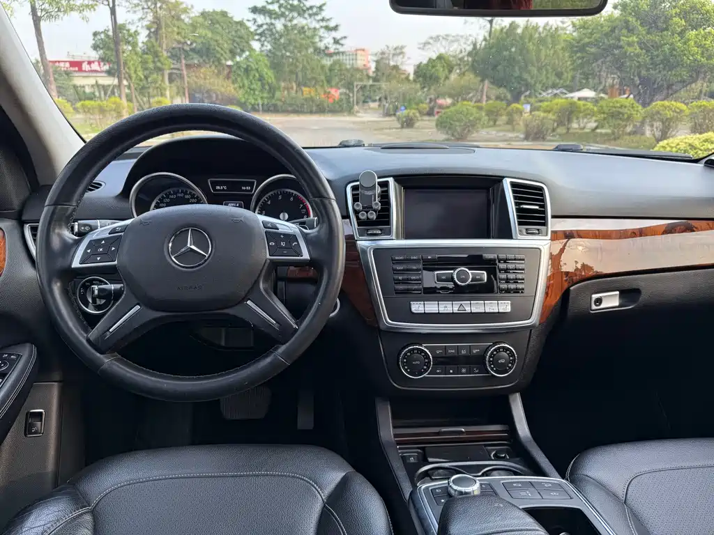 Mercedes-Benz M-Class 2015 — фото 9