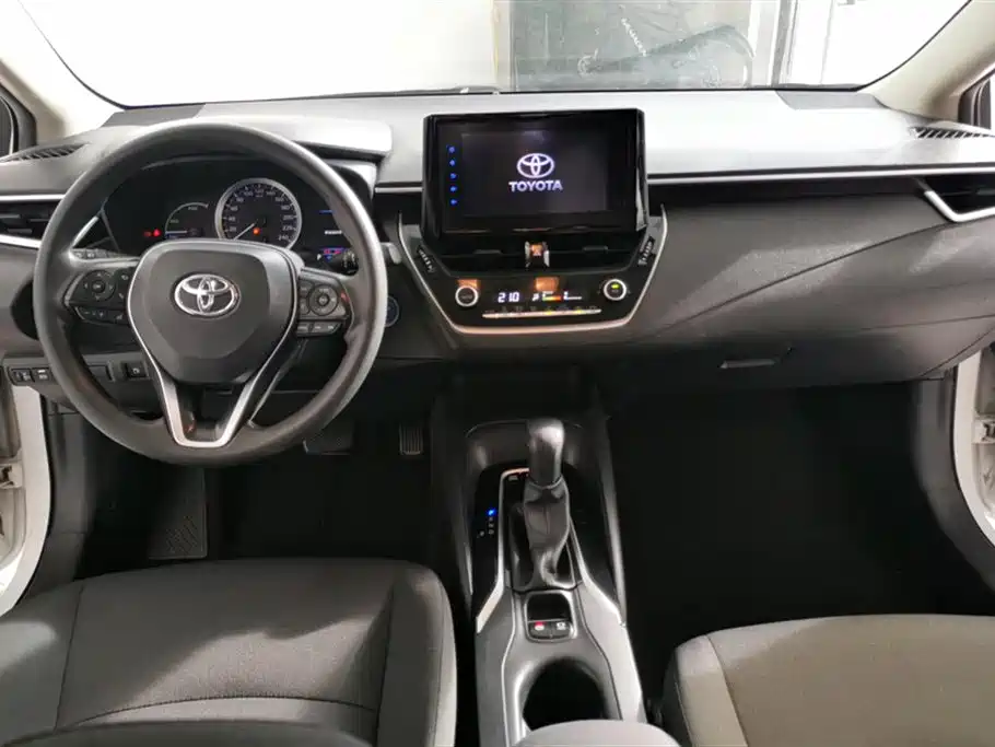 Toyota Corolla 2023 — фото 12