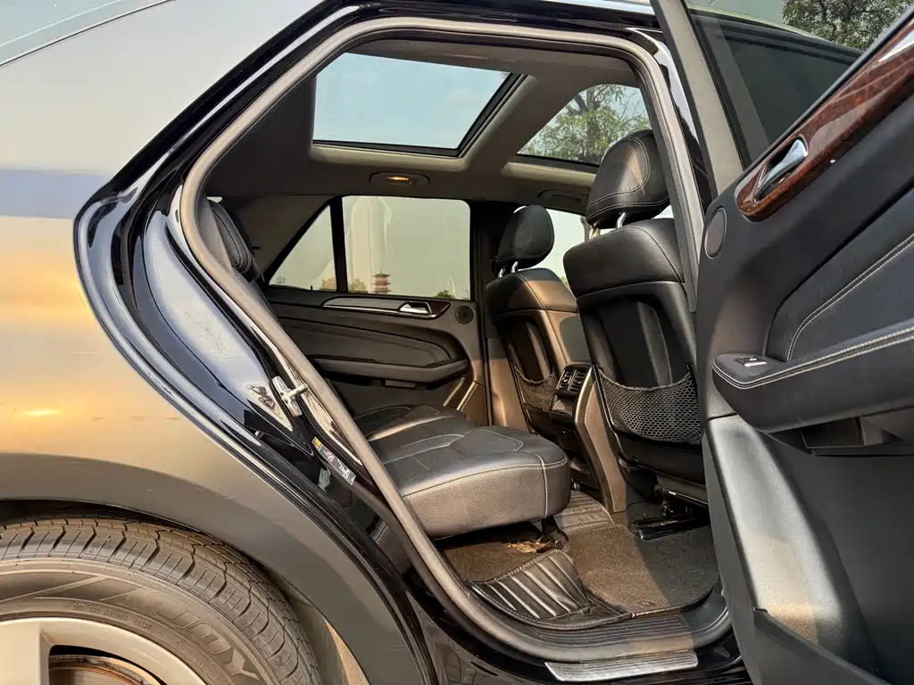 Mercedes-Benz M-Class 2015 — фото 15