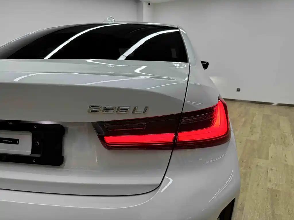 BMW 3 Series 2025