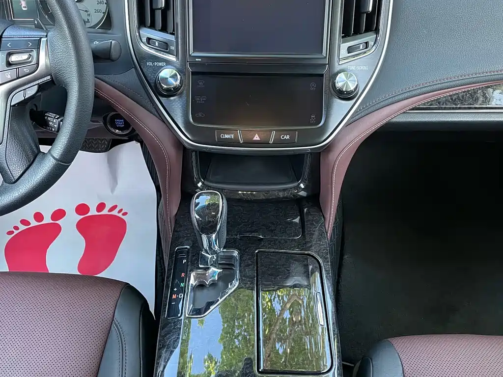 Toyota Crown 2019 — фото 12