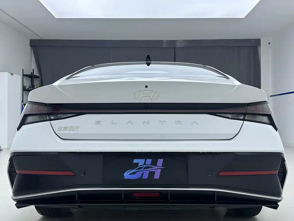 Hyundai Elantra 2023