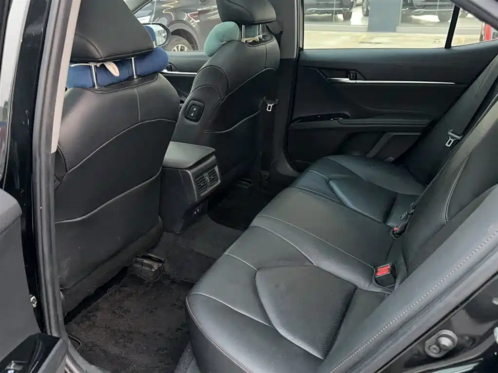 Toyota Camry 2020 — фото 12