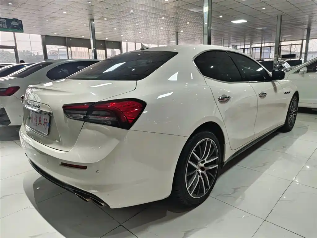 Maserati Ghibli 2021 — фото 3
