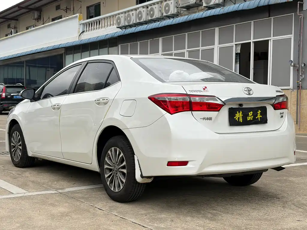 Toyota Corolla 2018 — фото 9
