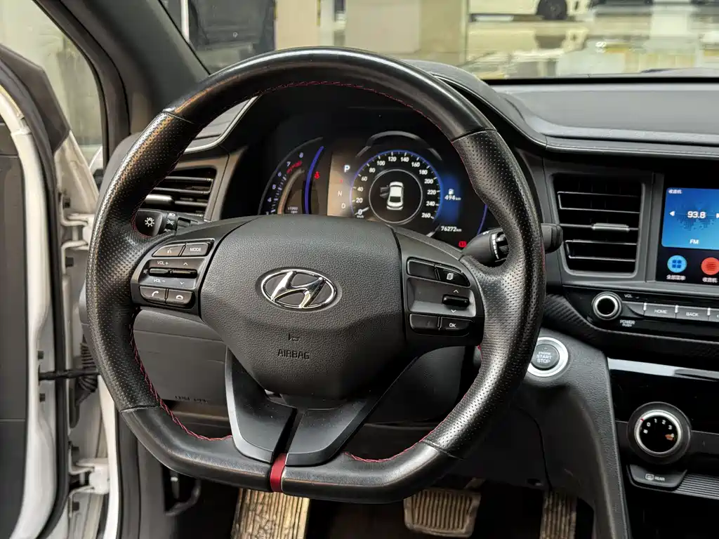 Hyundai Elantra 2020 — фото 10