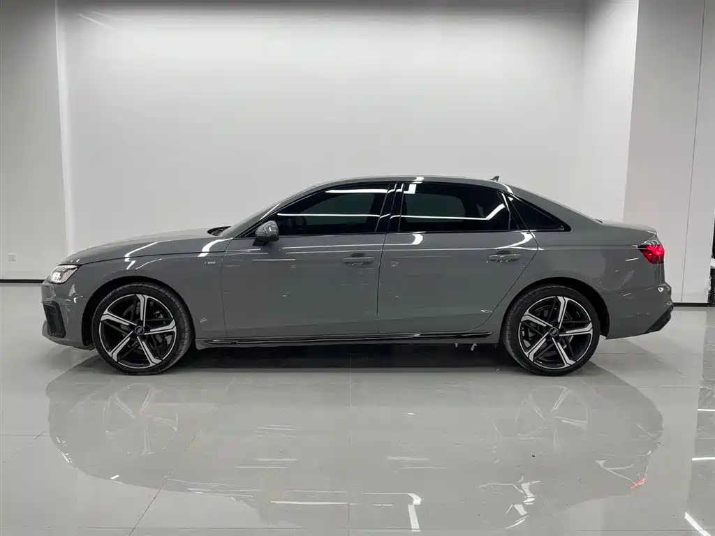 Audi A4L 2025