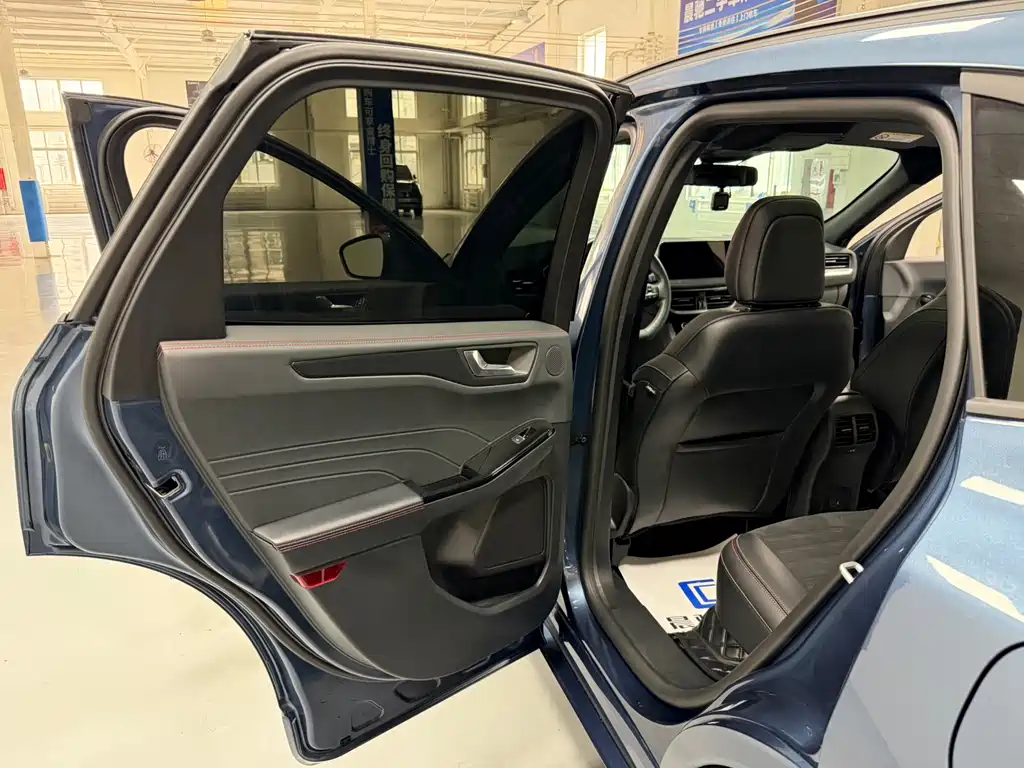 Ford Escape 2023 — фото 12