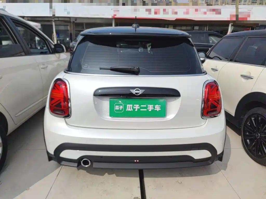 MINI MINI 2024