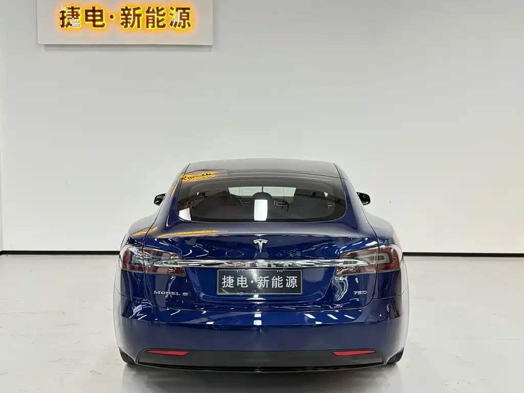Tesla Model S 2018 — фото 12