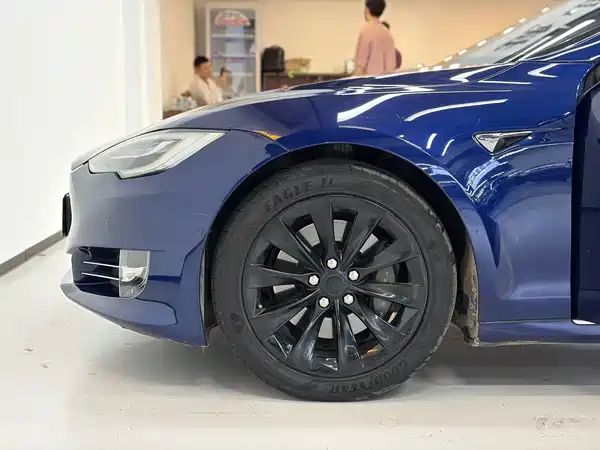 Tesla Model S 2018