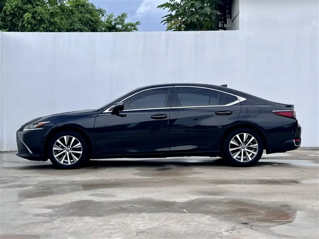 Lexus ES 2019 — фото 5