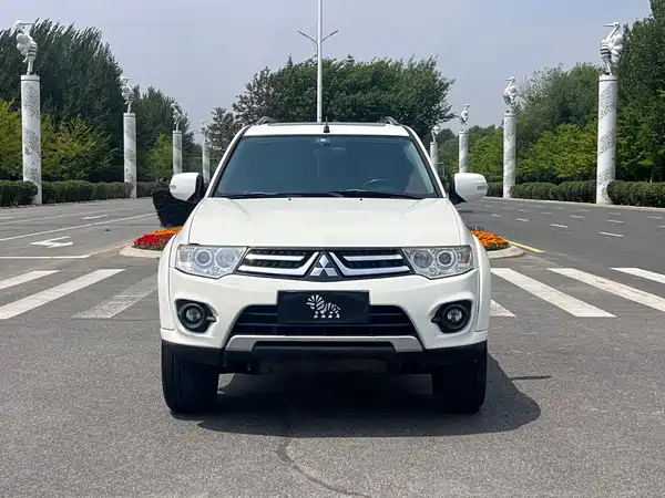 Mitsubishi Pajero Jinchang 2013