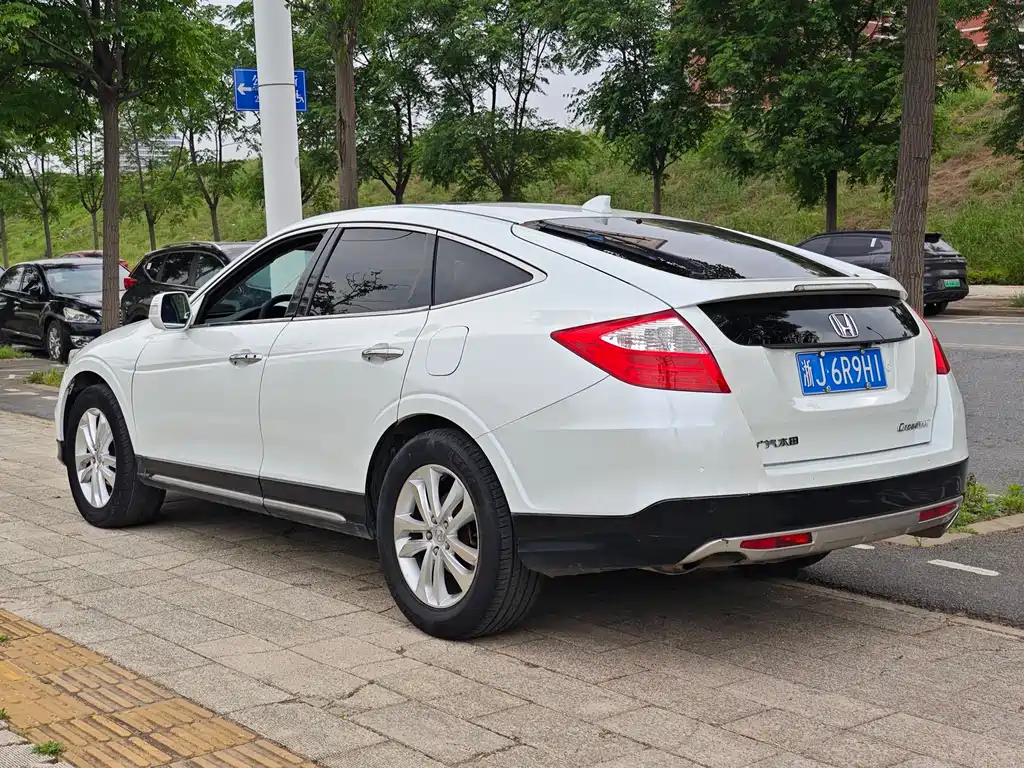 Honda Crosstour 2015 — фото 9