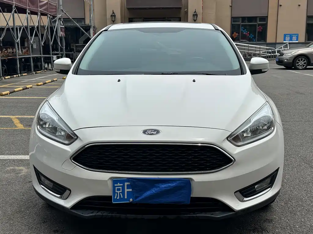 Ford Focus 2018 — фото 1