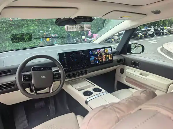 Li Auto MEGA 2024