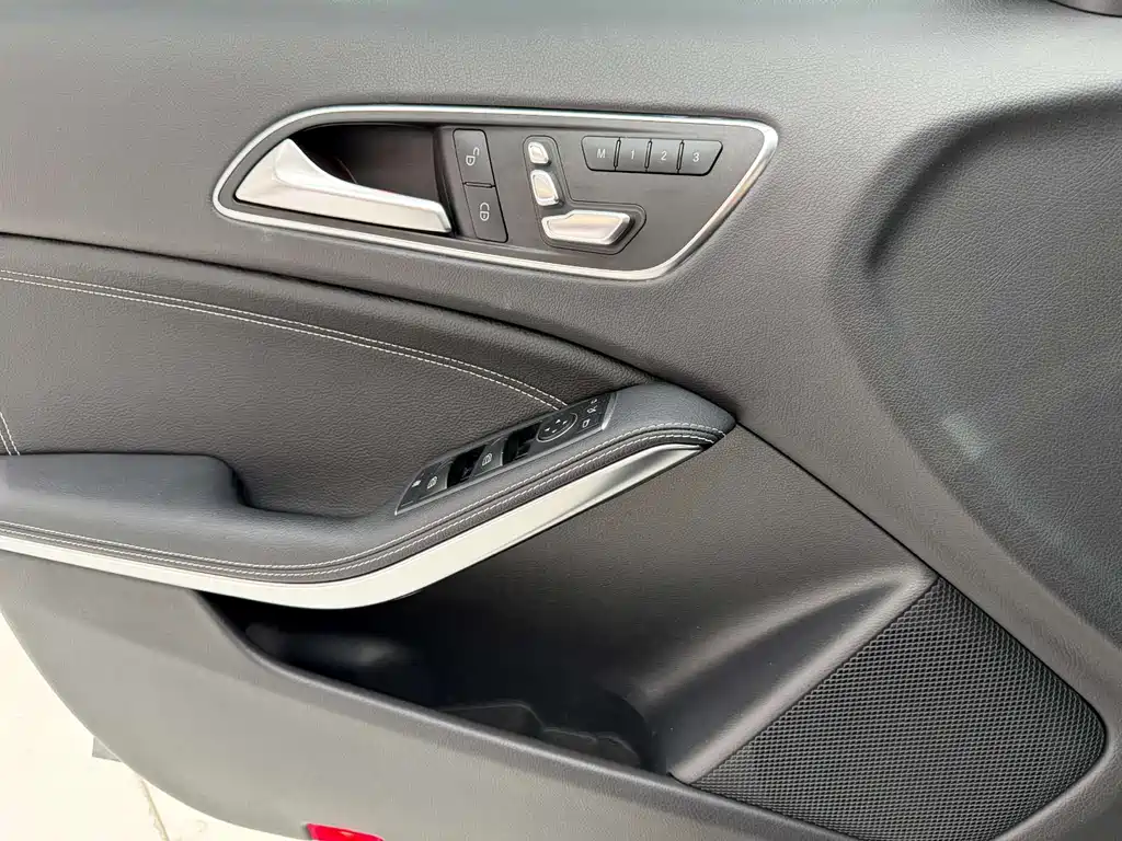Mercedes-Benz GLA 2018 — фото 18