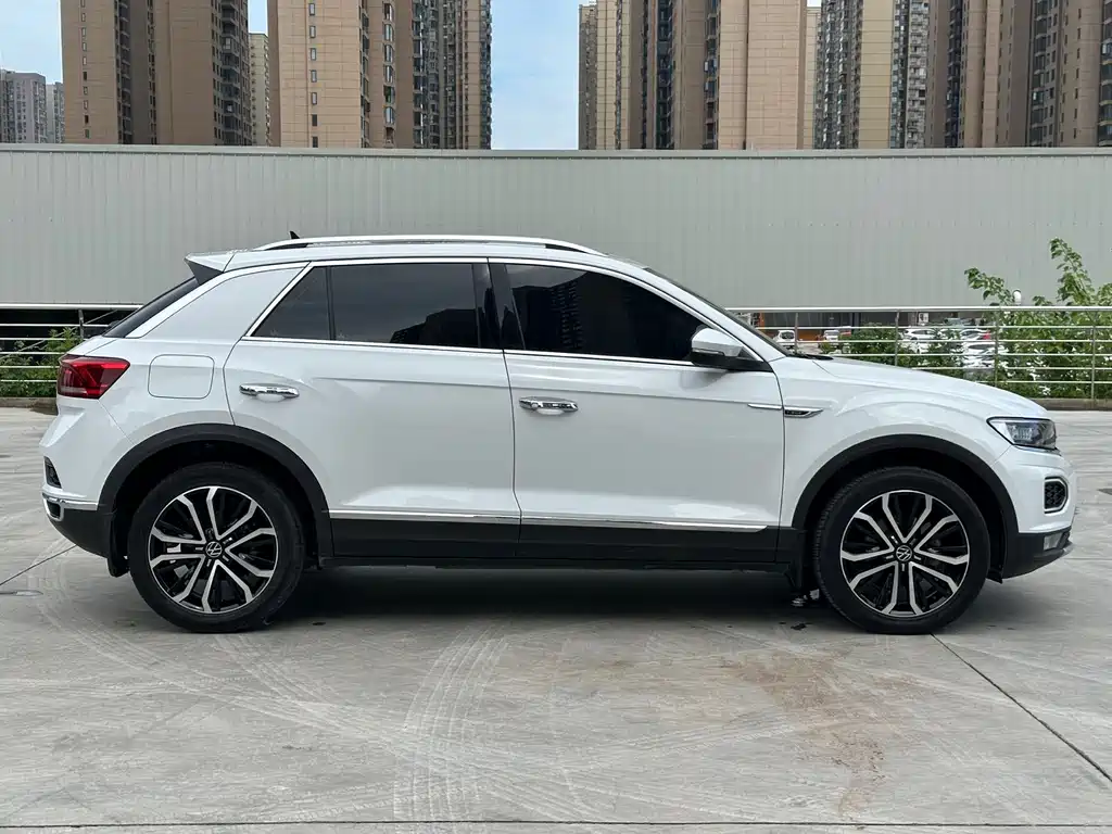 Volkswagen T-Roc 2022 — фото 8