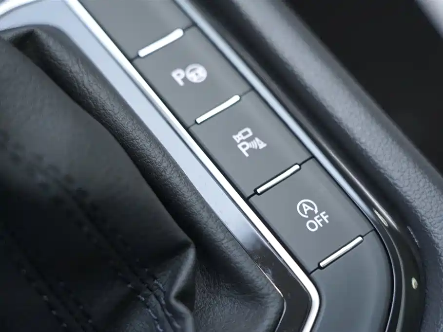Volkswagen Tiguan L 2023 — фото 19