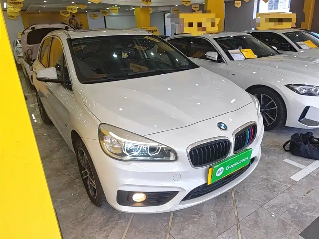 BMW 2 Series Active Tourer 2017 — фото 4