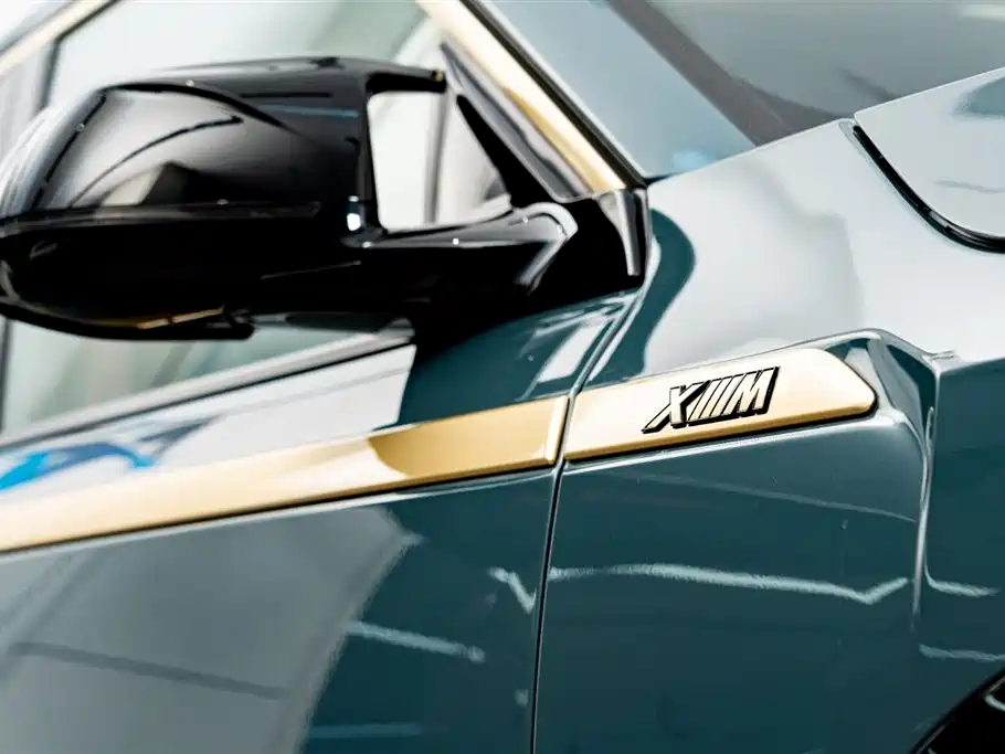 BMW XM 2024 — фото 8