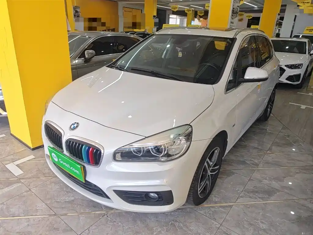 BMW 2 Series Active Tourer 2017 — фото 1