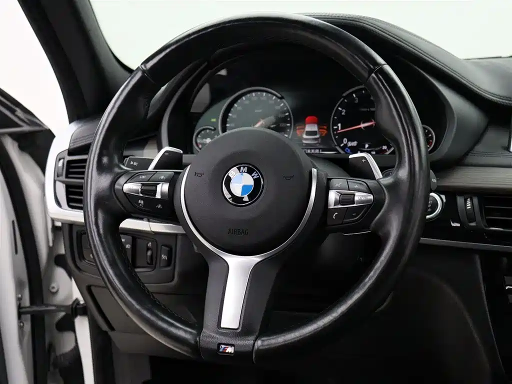 BMW X6 2016 — фото 17