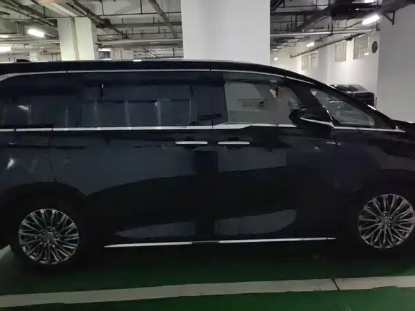 Lexus LM 2025