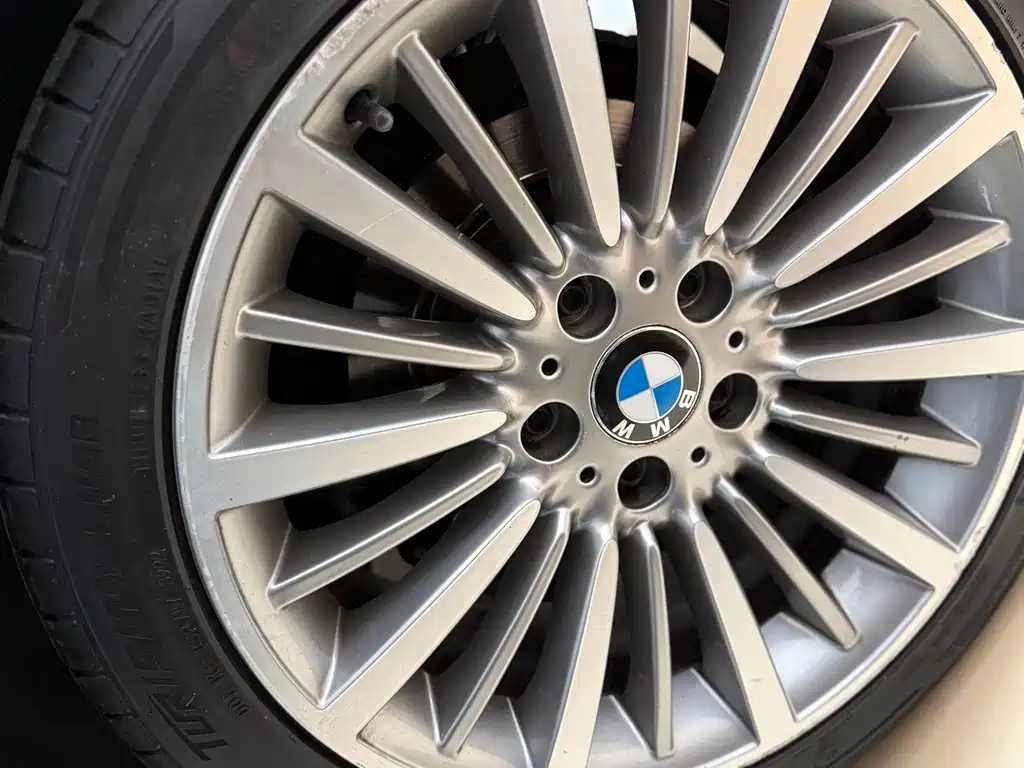 BMW 3 Series 2019 — фото 14