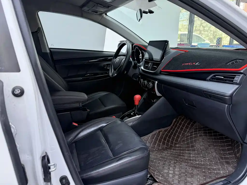 Toyota Yaris L 2022 — фото 8