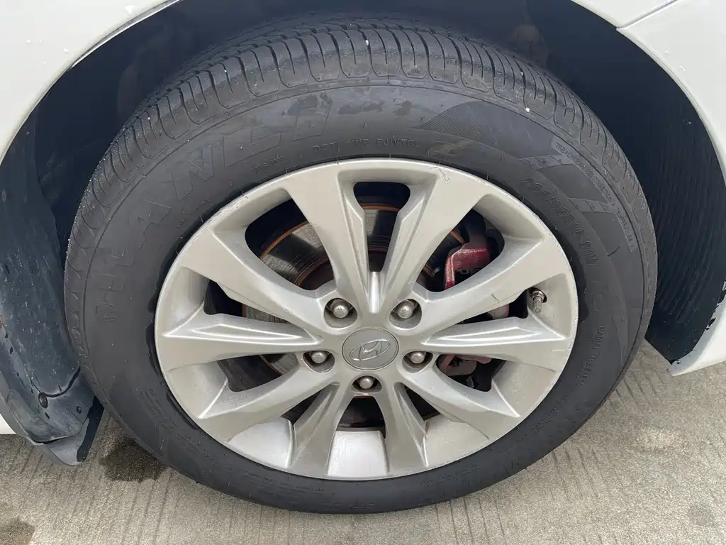 Hyundai Elantra Langdong 2017 — фото 16