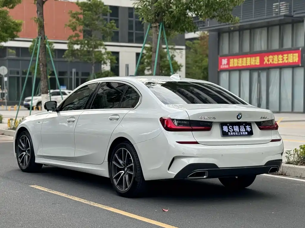 BMW 3 Series 2022 — фото 12