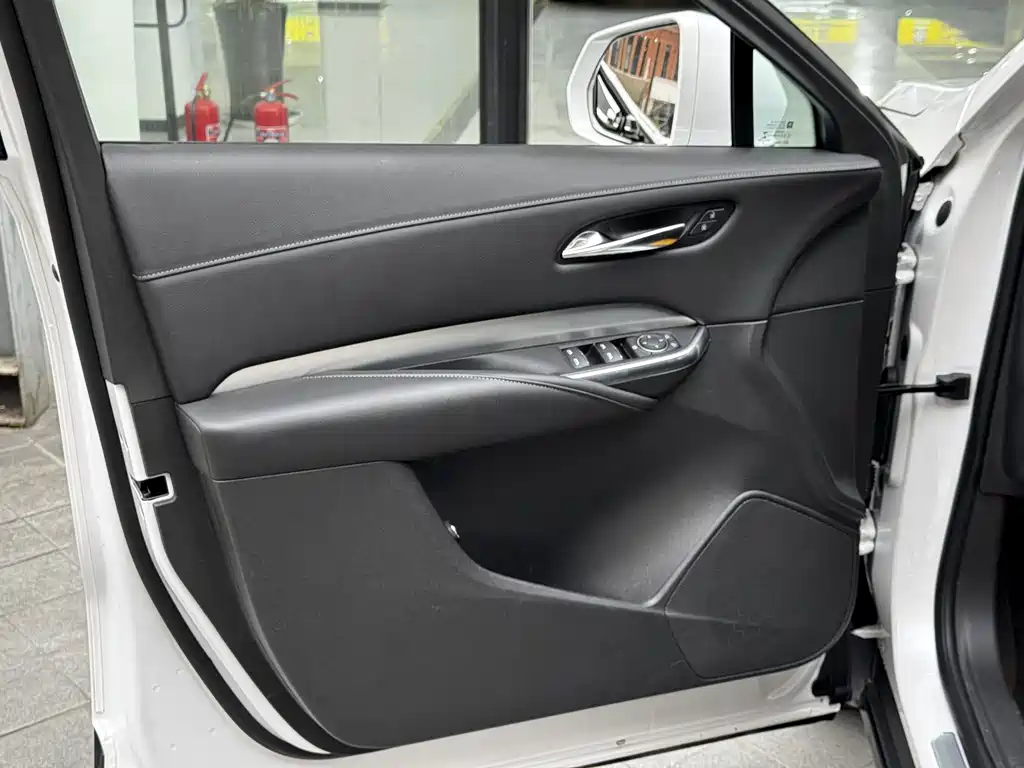 Cadillac XT4 2020 — фото 15