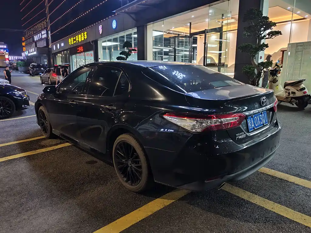 Toyota Camry 2019 — фото 6
