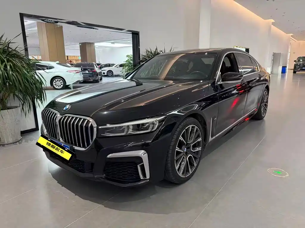 BMW 7 Series 2021 — фото 1