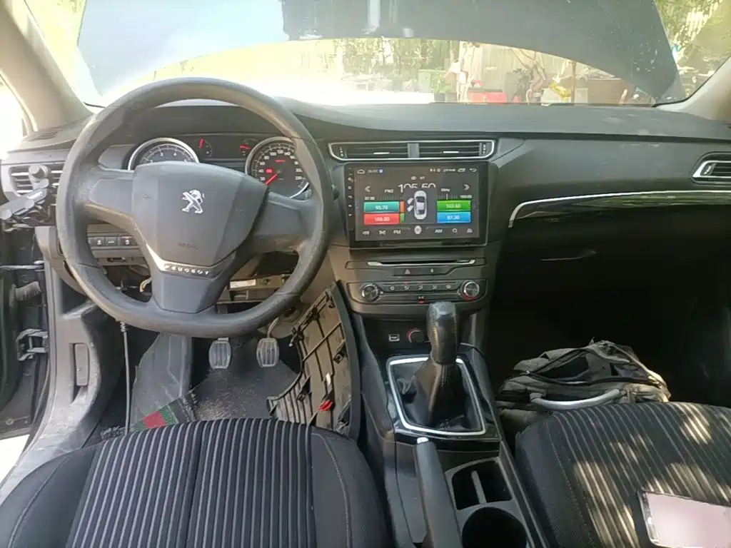 Peugeot 408 2015 — фото 10
