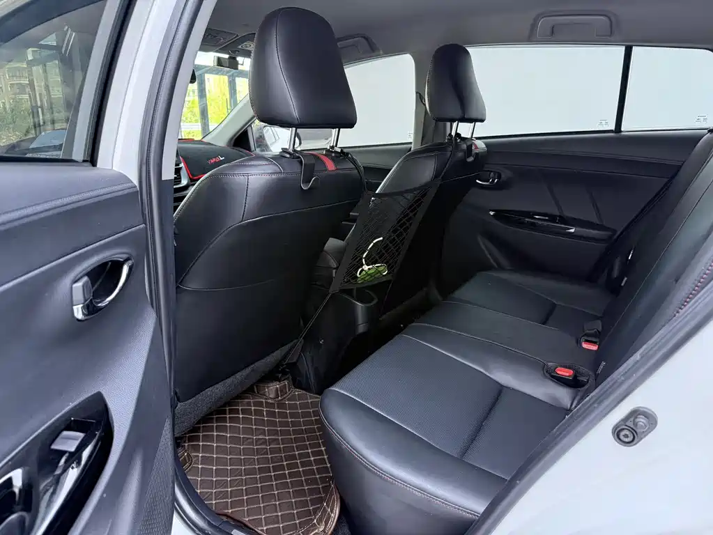 Toyota Yaris L 2022 — фото 9