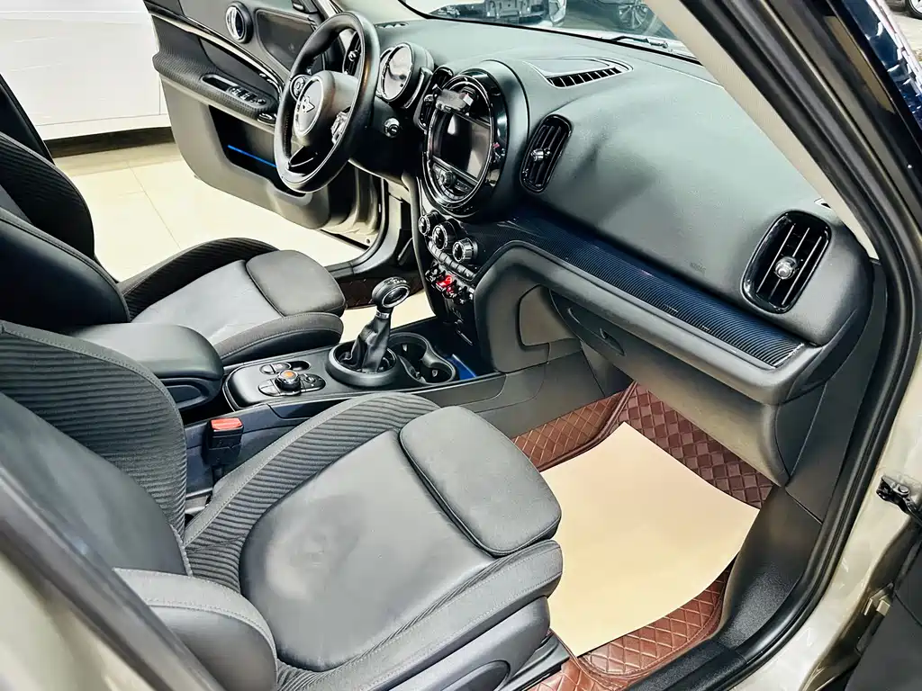 MINI Countryman 2018 — фото 14