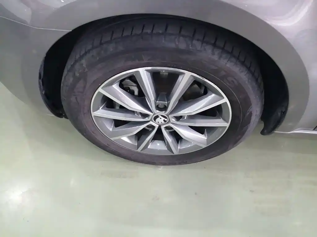 Skoda Octavia 2020 — фото 23