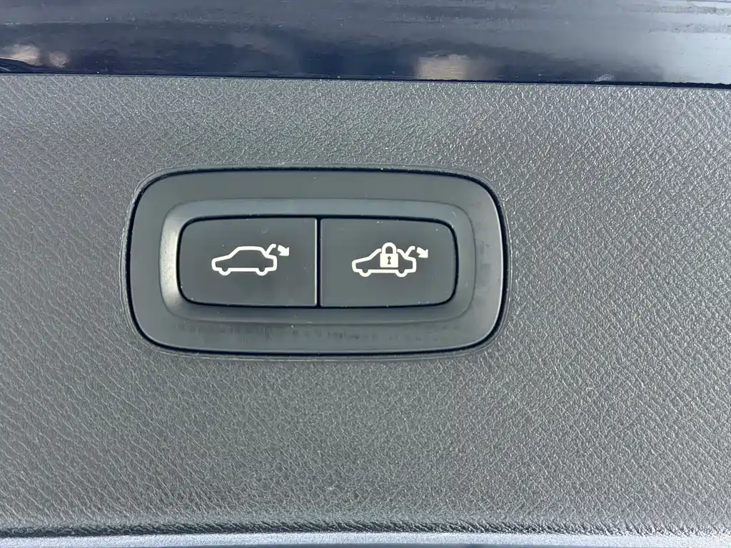 Volvo XC90 2020 — фото 27