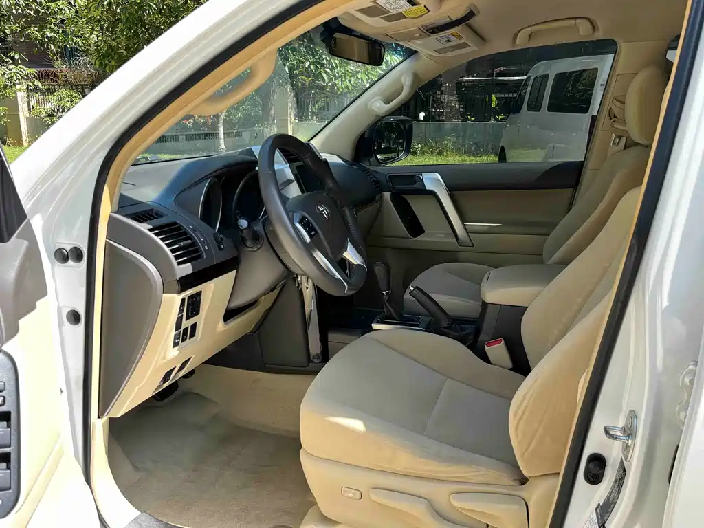 Toyota Prado 2016 — фото 19