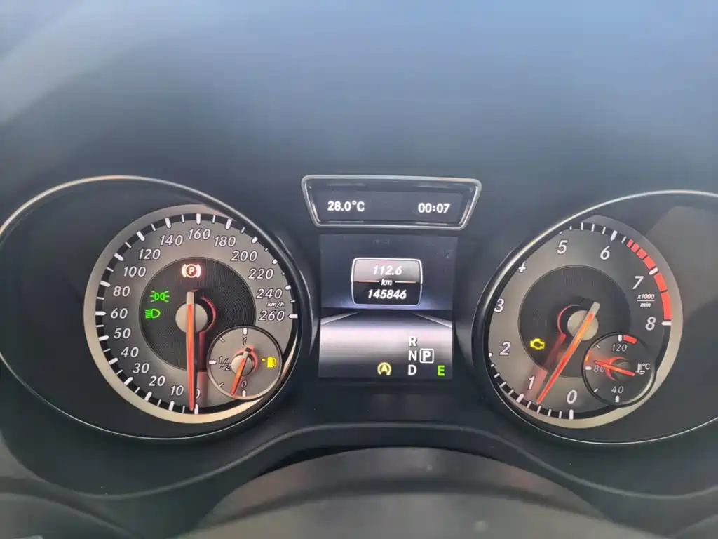 Mercedes-Benz GLA 2015 — фото 12