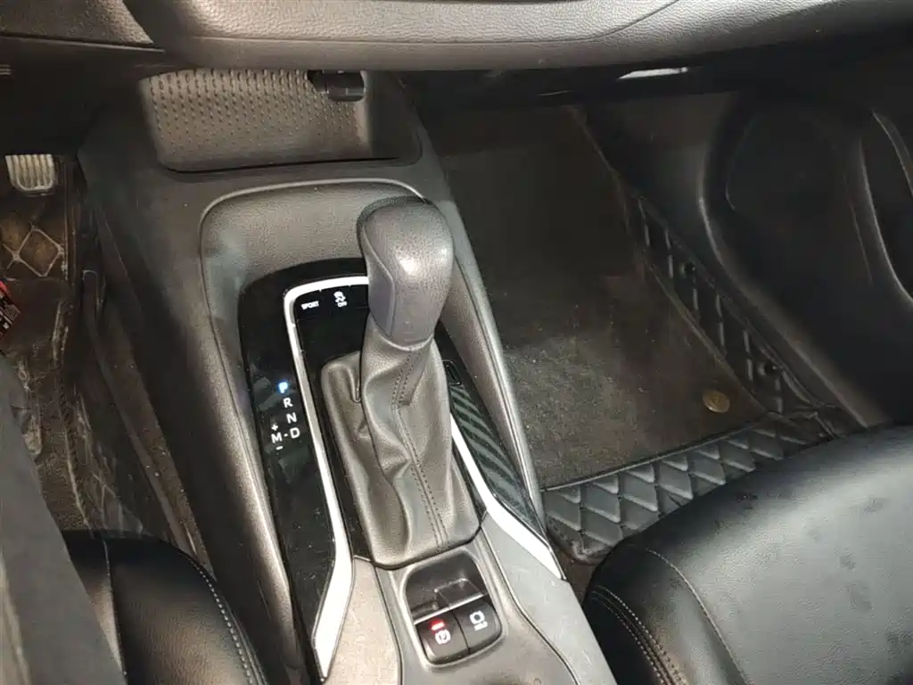 Toyota Corolla 2023 — фото 14
