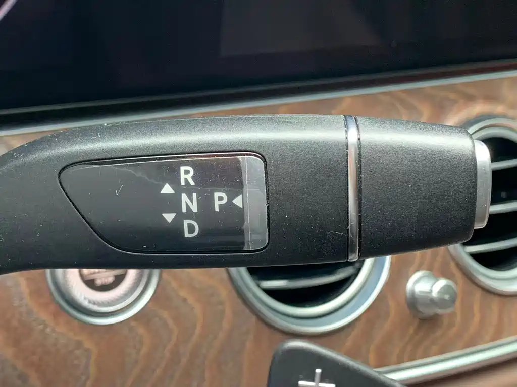 Mercedes-Benz E-Class 2019 — фото 13