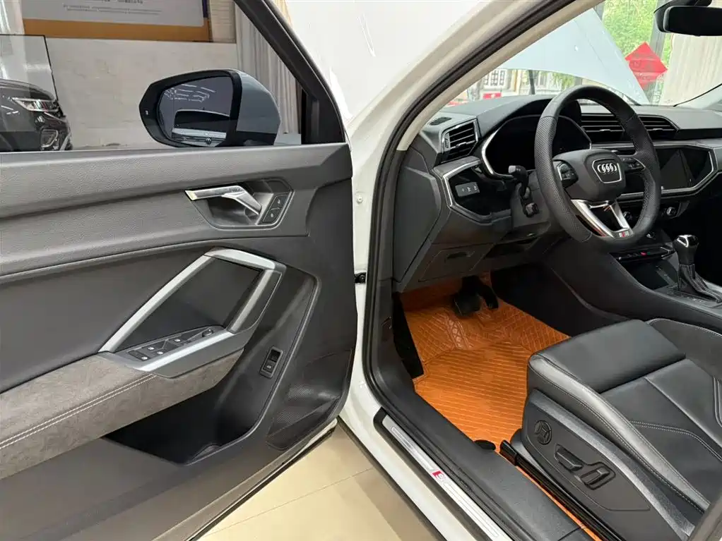 Audi Q3 Sportback 2023 — фото 8