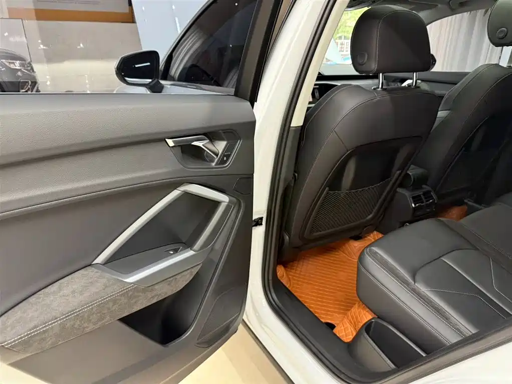 Audi Q3 Sportback 2023 — фото 17